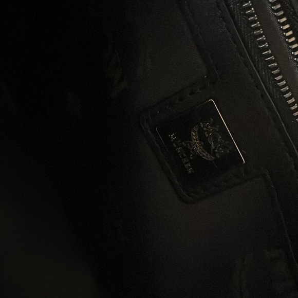 MCM Medium backpack two in one. Crossbody bag attached - Picture 6 of 7